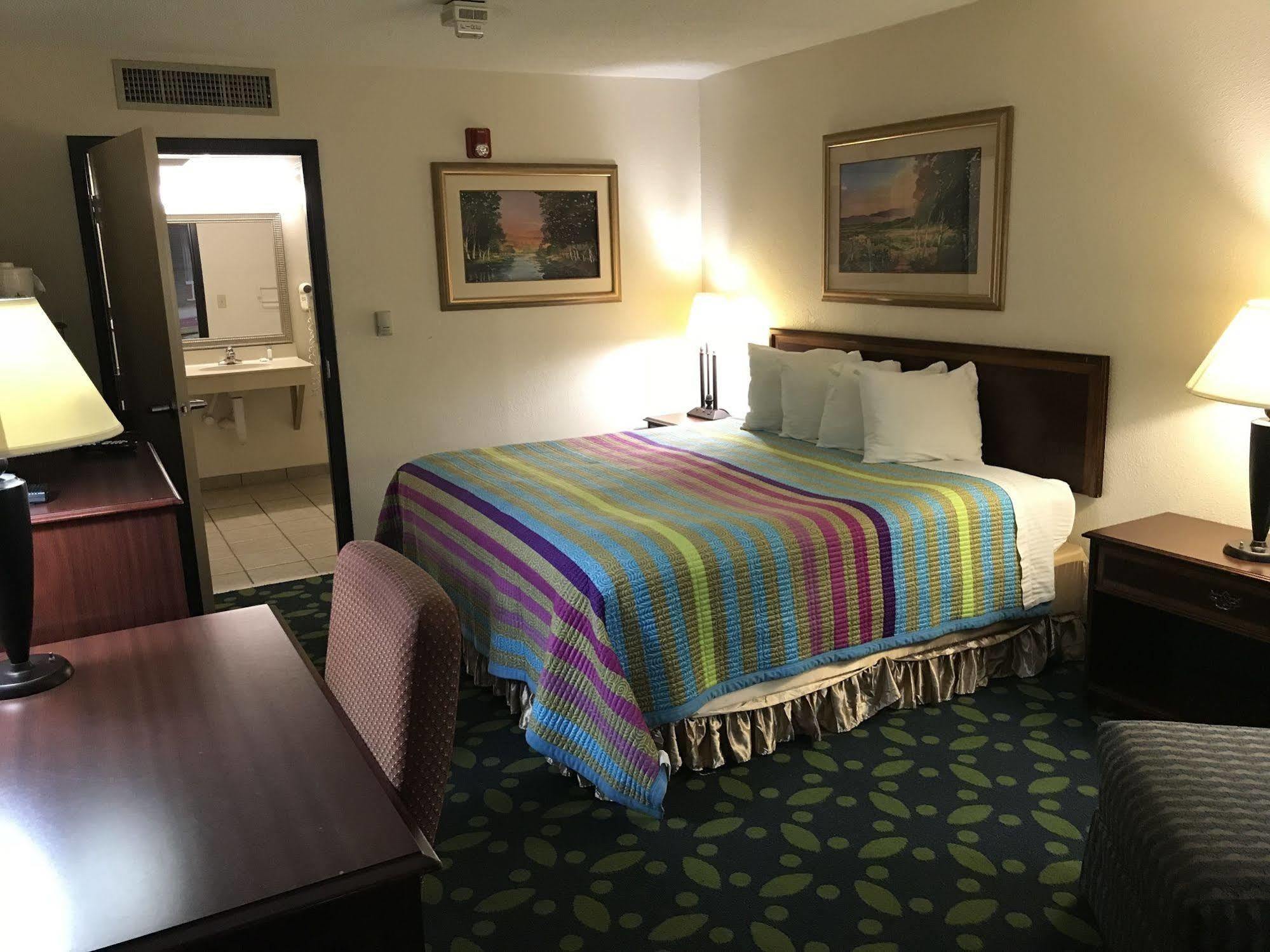 Holiday Inn 琼斯伯勒 外观 照片