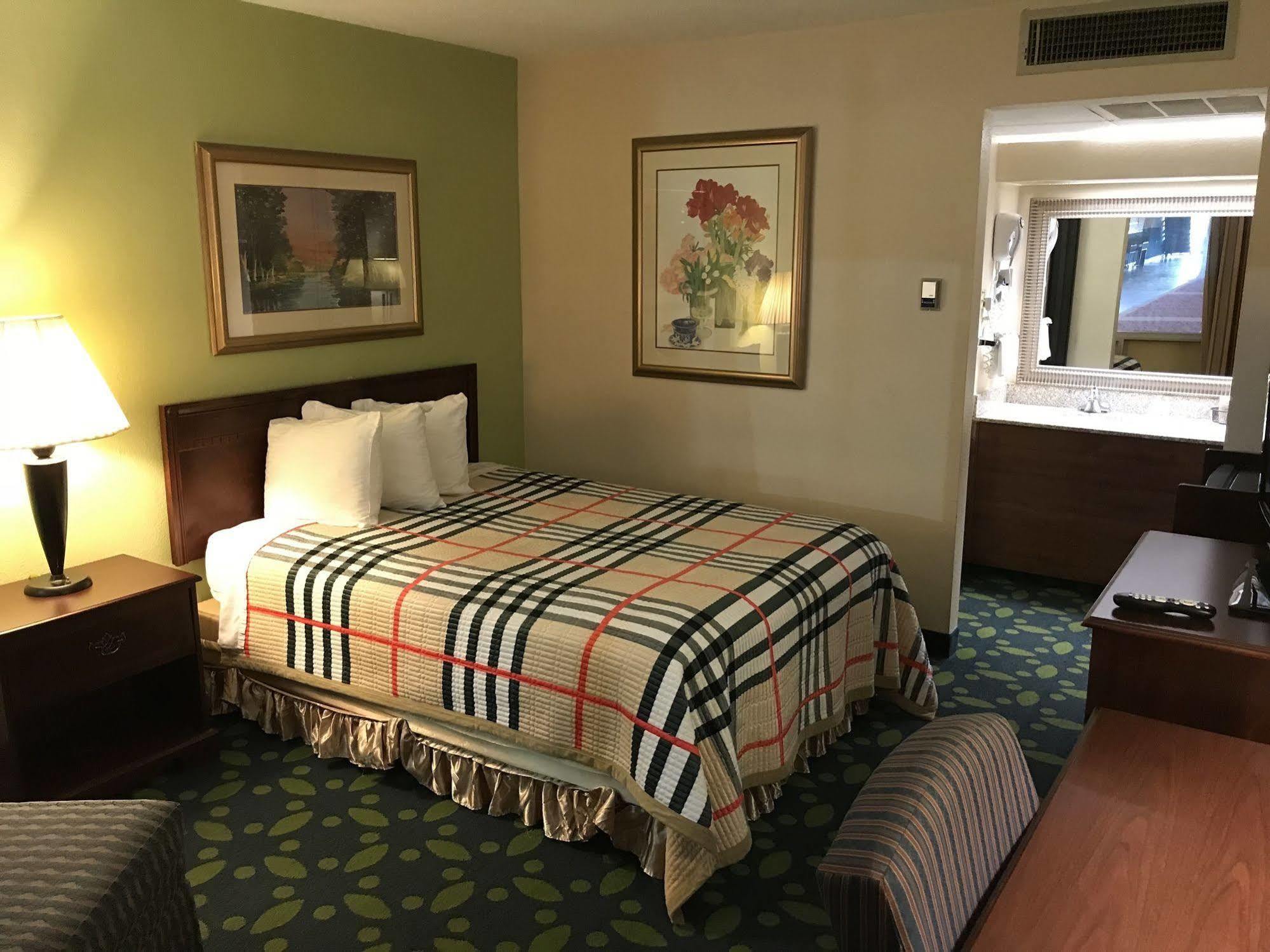 Holiday Inn 琼斯伯勒 外观 照片